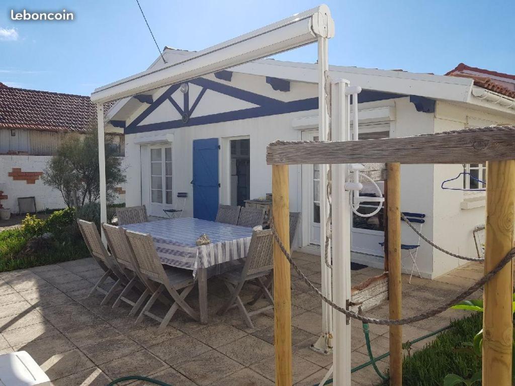 Holiday home White Blue House